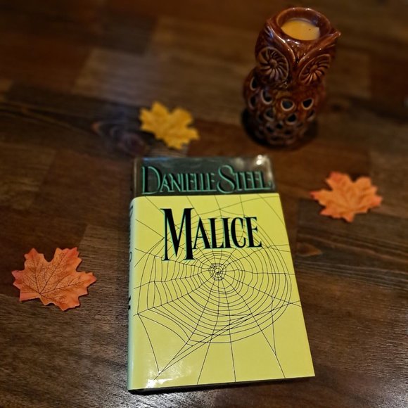 Malice, Hardcover Book, Danielle Steel, 1996, Dust Jacket, $25, Chicago, NY - Picture 1 of 12